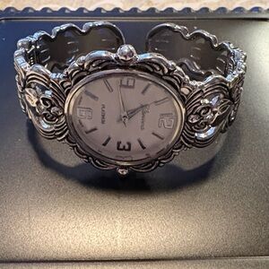 Geneva Vintage Silver Decorative Timepiece